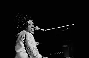 Huty25952 Prints: Aretha Franklin with The Sweet Inspirations, Live at The Philharmonic Hall