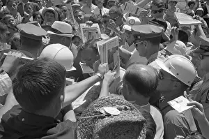 Surrounding Prints: Arnold Palmer Surrounded by Fans