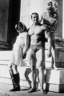94174688asch Prints: Arnold Schwarzenegger
