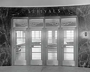Huty26203 Prints: Arrivals Lounge, New York Municipal Airport
