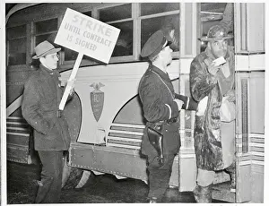 Ravenna Prints: Arsenal Workers on Strike