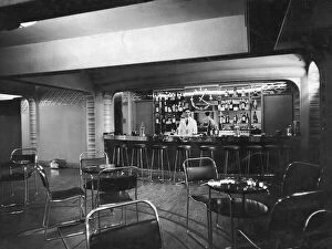 Hulton Archive Collection: Art Deco Bar