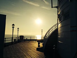 Images Dated 26th September 2015: Art Deco sunrise
