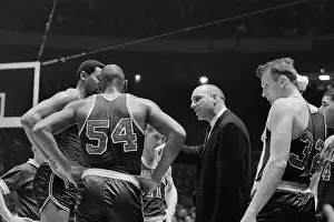 Art Hannon Talking to wilt Chamberlain and Lucius Jackson