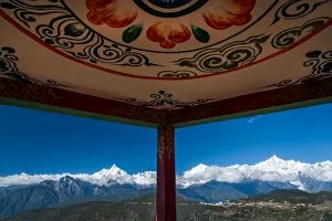 Images Dated 18th October 2012: Art of Tibetan style and snow mountain