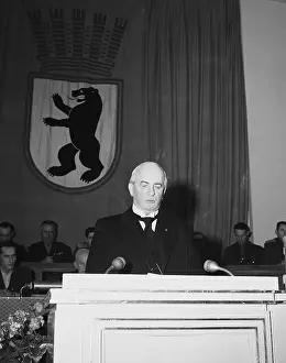 Lord Prints: Arthur Werner Addressing New City Assemb