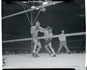 Arturo Godoy Punching Joe Louis