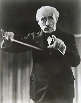 Arturo Toscanini Conducting