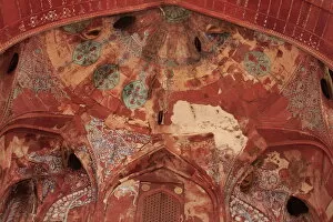 Taj Mahal Collection: Detail of artwork inside dome of Buland Darwaza