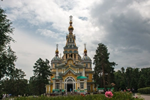 Images Dated 14th August 2013: Ascension Cathedral, Panfilov Park, Almaty