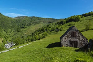 Images Dated 18th May 2015: Aspin Aure, the road to col d Aspin, national park of Pyrenees, Hautes Pyrenees, France