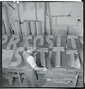 Assembling a Neon Sign