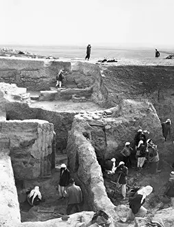 Digging Prints: Assyrian Treasure Hunt