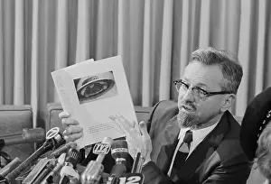 Spacecraft Prints: Astrophysicist Addresses Possibility of UFO Sighting