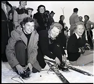 Skis Prints: Athletes Adjusting Their Skis
