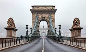Images Dated 25th November 2012: Atmospheric Chain Bridge