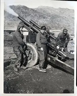 Artillery Prints: Un Atrillery Unit Fires Howitzer