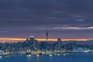 Images Dated 28th November 2015: Auckland city night view