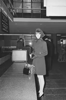Headscarf Prints: Audrey Hepburn at Airport in Rome