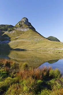Images Dated 17th September 2014: Augstsee Lake and Mt Atterkogel, Loser region, Totes Gebirge range, Altaussee, Ausseerland region