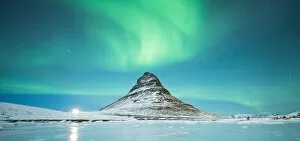 Images Dated 6th March 2017: Aurora Borealis over Kirkjufell
