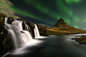 Images Dated 16th October 2016: Aurora Borealis over Kirkjufell