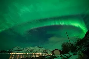 Images Dated 8th March 2016: Aurora borealis in Troms V