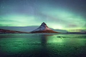 Aurora over Kirkjufell reflection