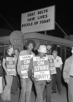 Argument Prints: Auto Workers From Chrysler Picket