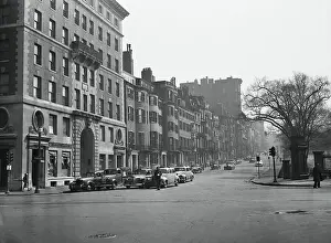 Beacon Hill Prints: Automobiles Awaiting Traffic Light