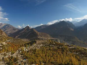 Images Dated 28th October 2016: Autumn in Karimabad, Hunza, Pakistan