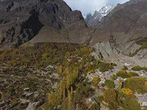 Images Dated 28th October 2016: Autumn in Karimabad, Hunza, Pakistan
