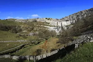Images Dated 3rd January 2014: Autumn, Malham Cove, Yorkshire Dales National Park