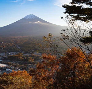 Images Dated 14th November 2014: Autumnal Mount Fuji