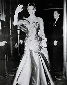 Strapless Prints: Ava Gardner Waving to Crowd