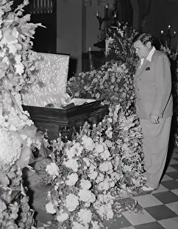 Riverdale Prints: Babe Ruth Standing by Casket with Body of Lou Gehrig