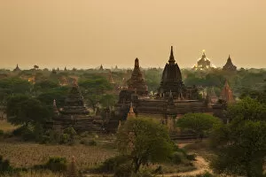 Images Dated 22nd March 2011: Bagan