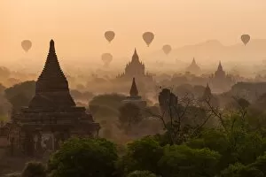 Images Dated 20th February 2015: Bagan with the balloons, Myanmar