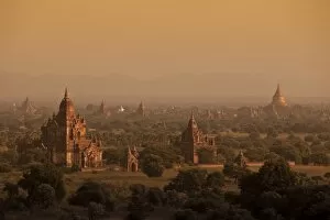 Images Dated 5th December 2011: Bagan in the morning