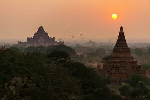 Images Dated 20th February 2015: Bagan sunrise, Myanmar