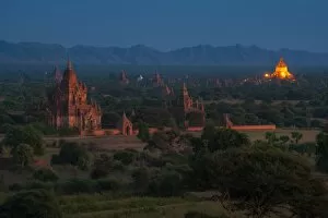 Images Dated 30th December 2012: Bagan Temple in Twilight