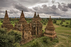 Images Dated 8th September 2008: Bagan temples and pagodas