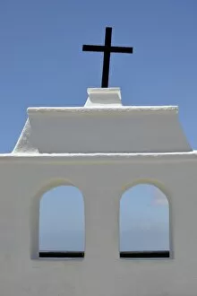 Images Dated 13th August 2014: Balcon de Femes with a cross, Lanzarote, Canary Islands, Spain