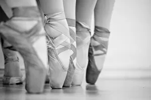 Ballet pointe black and white