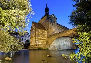 Bamberg, old city hall and river at night