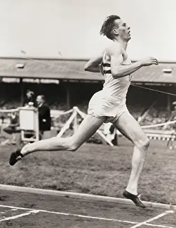 Bannister Prints: Bannister Winning the One Mile Race