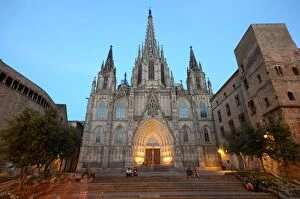 Images Dated 25th May 2016: Barcelona Cathedral at night
