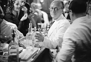 Night Life Prints: Barmen