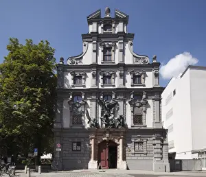 Statuary Prints: Baroque facade of the Zeughaus arsenal with Sankt-Michaels-Gruppe group