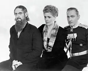 Filming Prints: Barrymore Family In Make Up For Movie